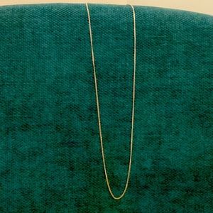 NWOT silver dainty layering chain.